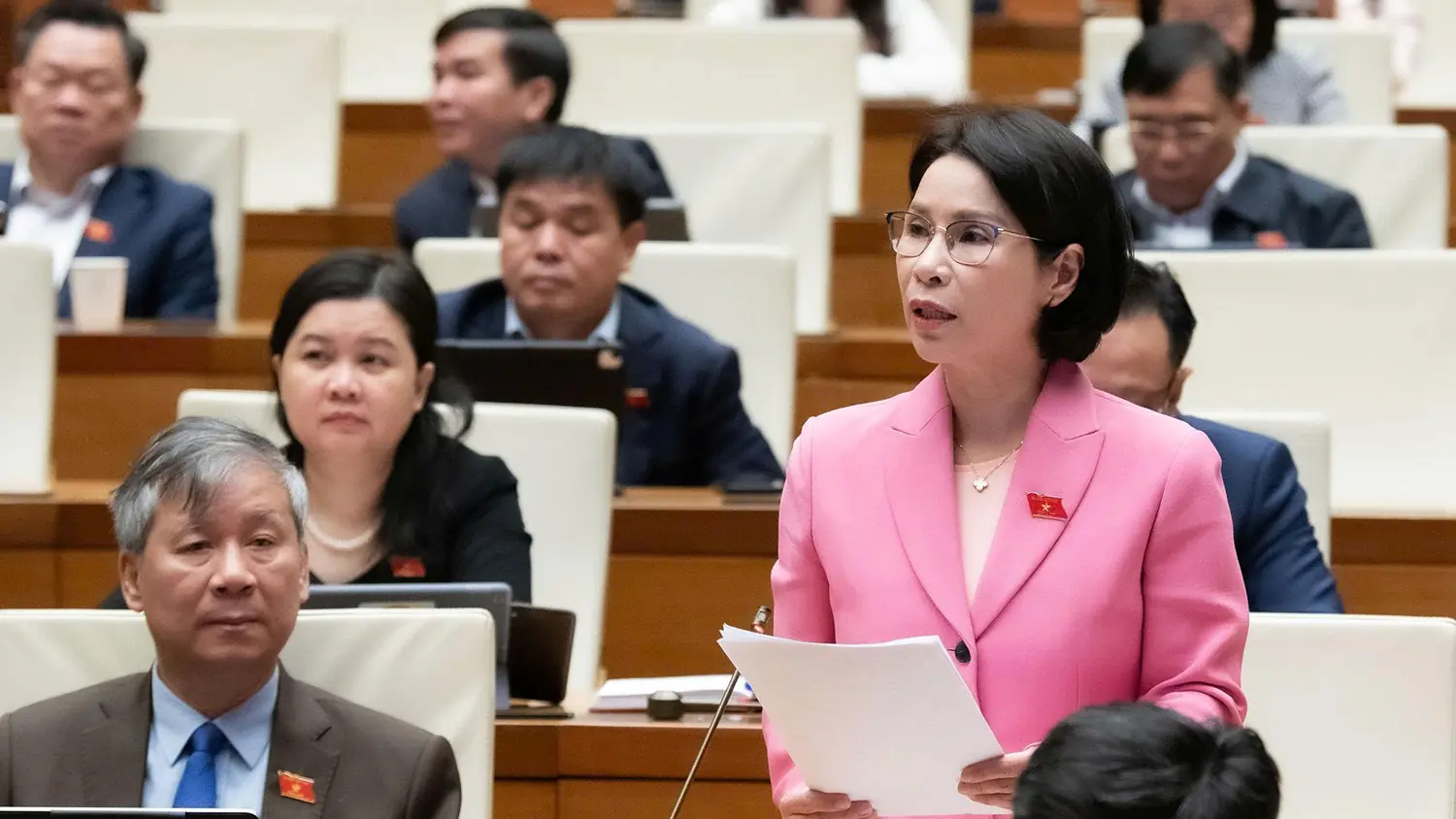 Đại biểu Hà Nội đề xuất tăng đãi ngộ cho y tế cơ sở